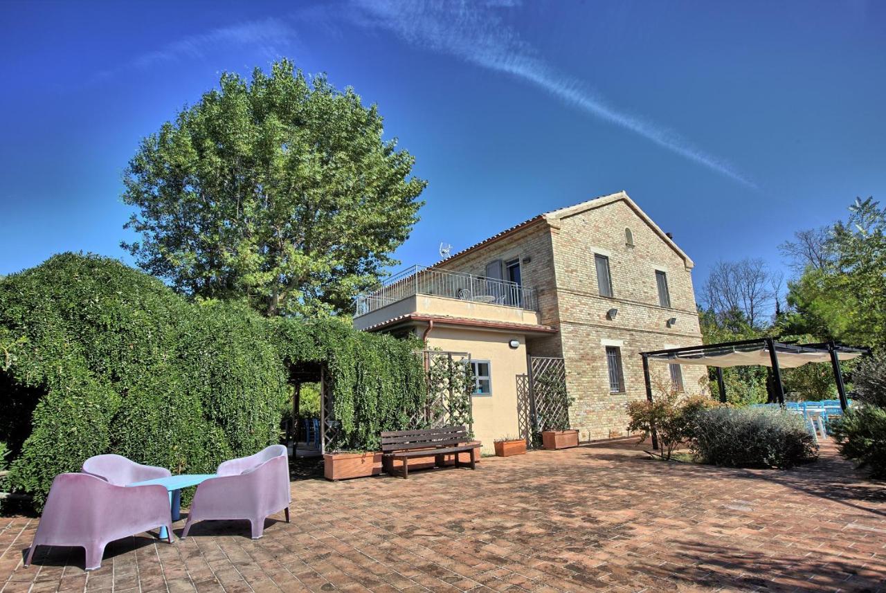 Grande Villa Storica Per Vacanze Con Giardino Privato E Piscina Ostra Eksteriør bilde