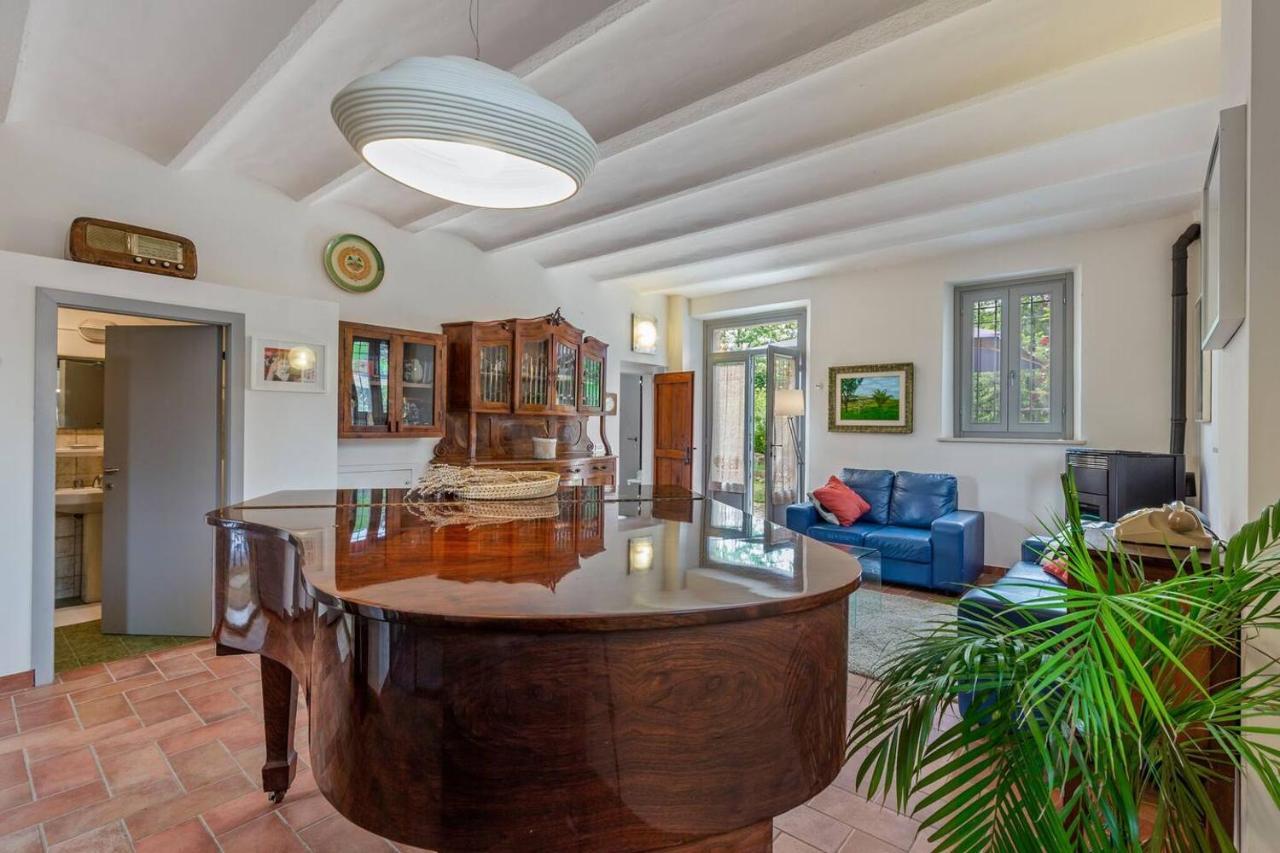 Grande Villa Storica Per Vacanze Con Giardino Privato E Piscina Ostra Eksteriør bilde