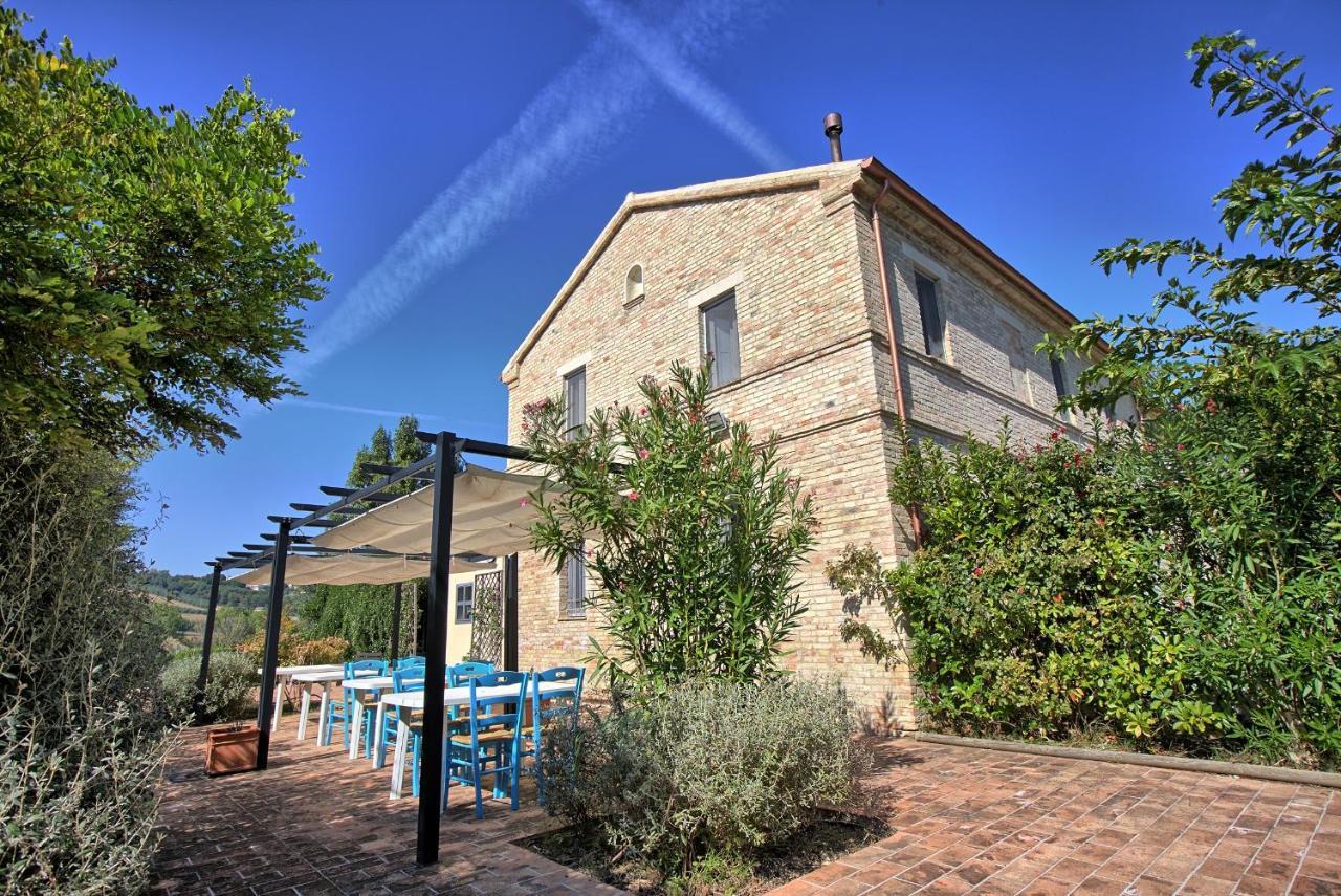 Grande Villa Storica Per Vacanze Con Giardino Privato E Piscina Ostra Eksteriør bilde