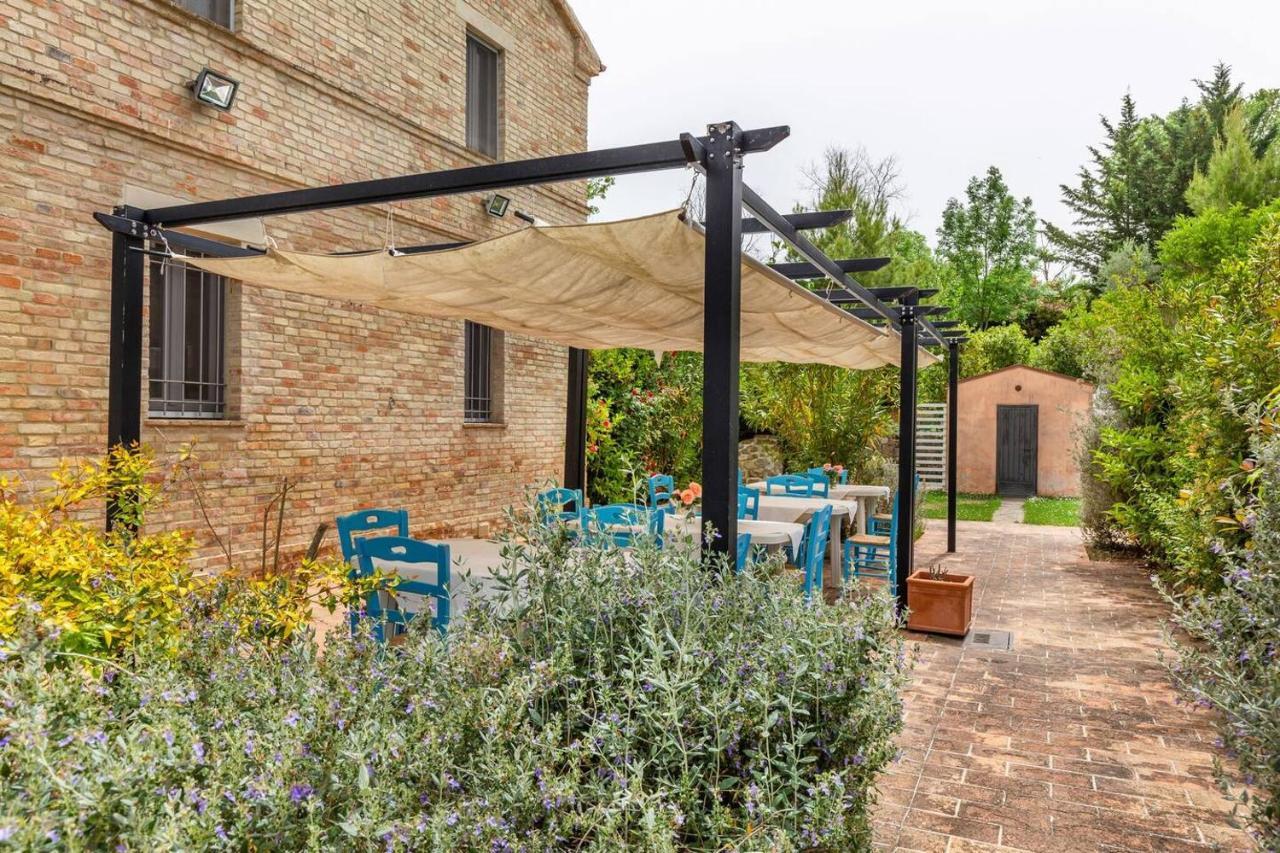 Grande Villa Storica Per Vacanze Con Giardino Privato E Piscina Ostra Eksteriør bilde