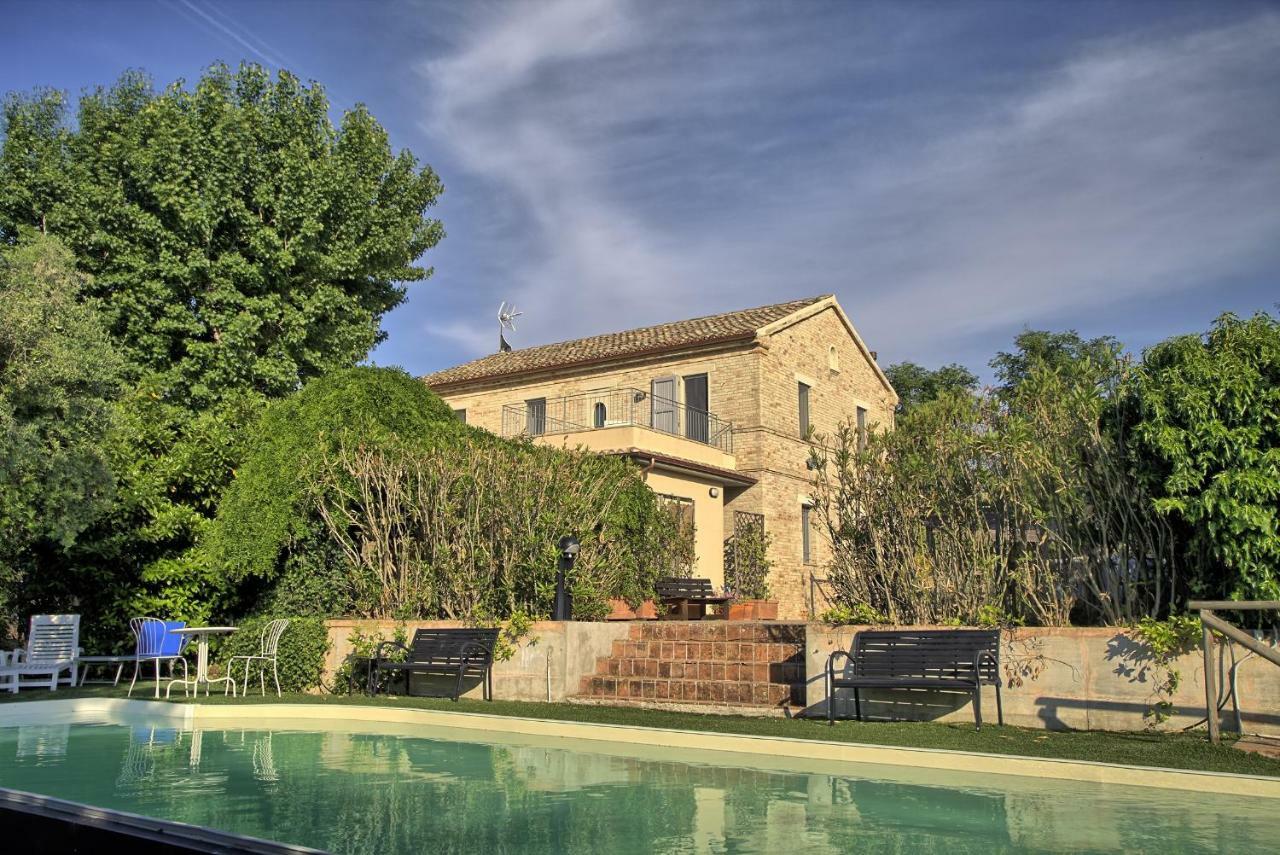 Grande Villa Storica Per Vacanze Con Giardino Privato E Piscina Ostra Eksteriør bilde