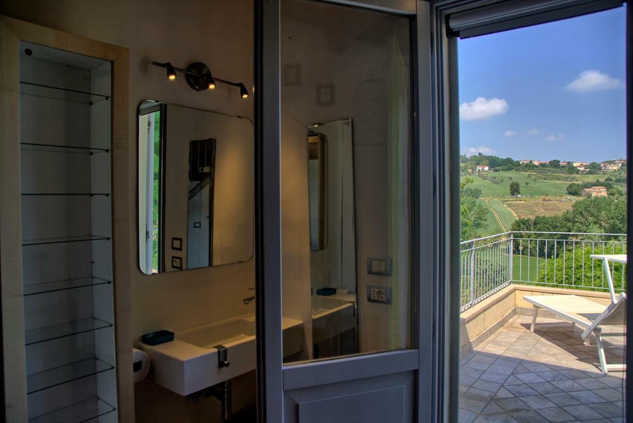Grande Villa Storica Per Vacanze Con Giardino Privato E Piscina Ostra Eksteriør bilde